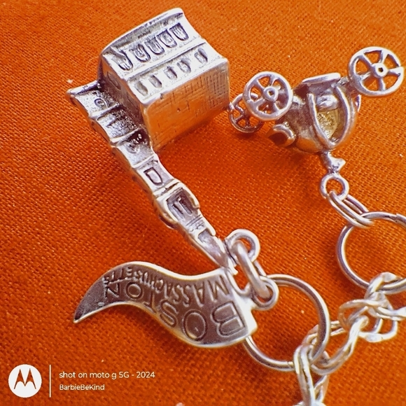 Vtg. One of a Kind Sterling Silver Charm Bracelet 19 Sterling Silver Charms 7.5" - Picture 10 of 15